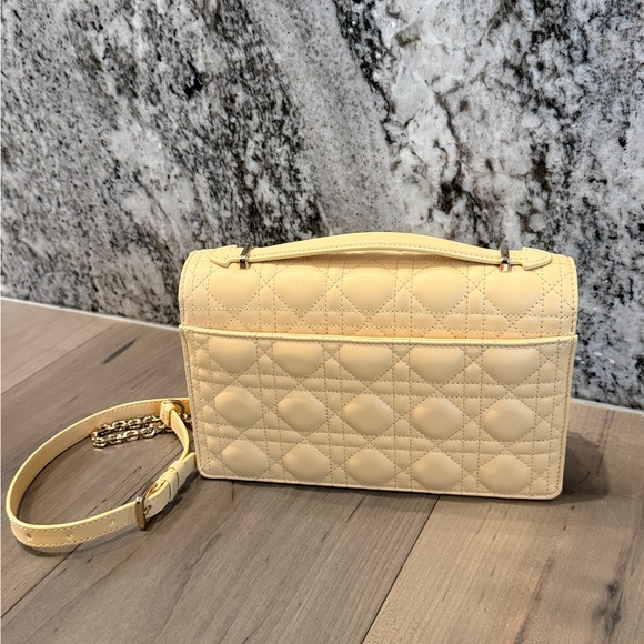 Miss Dior Lampskin- Flap bag size M color Pastel Light - Picture 4 of 11